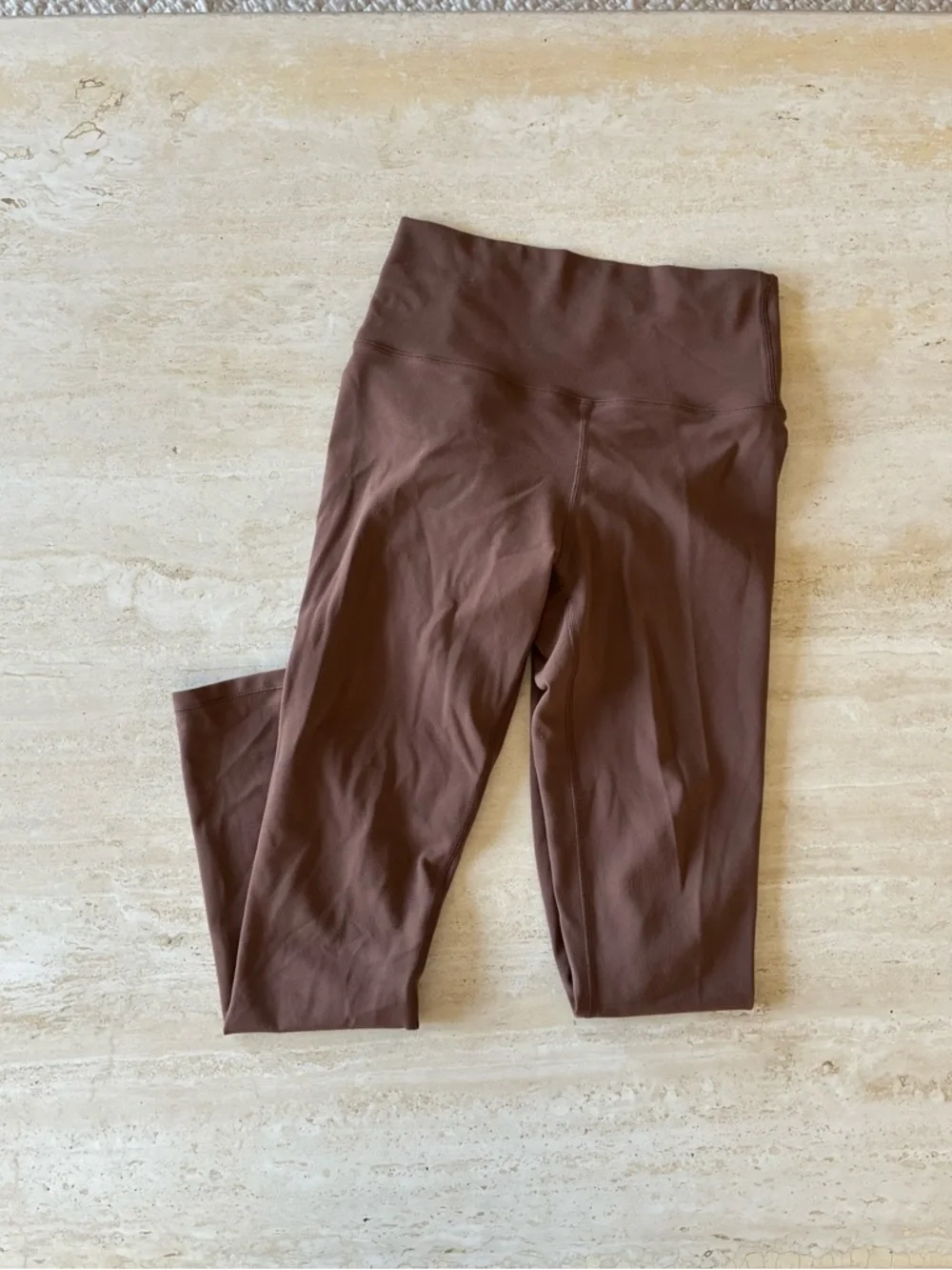 Vuori AllTheFeels workout set - Picture 4 of 9